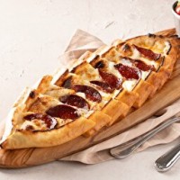 Kaşarlı Sucuklu Pide