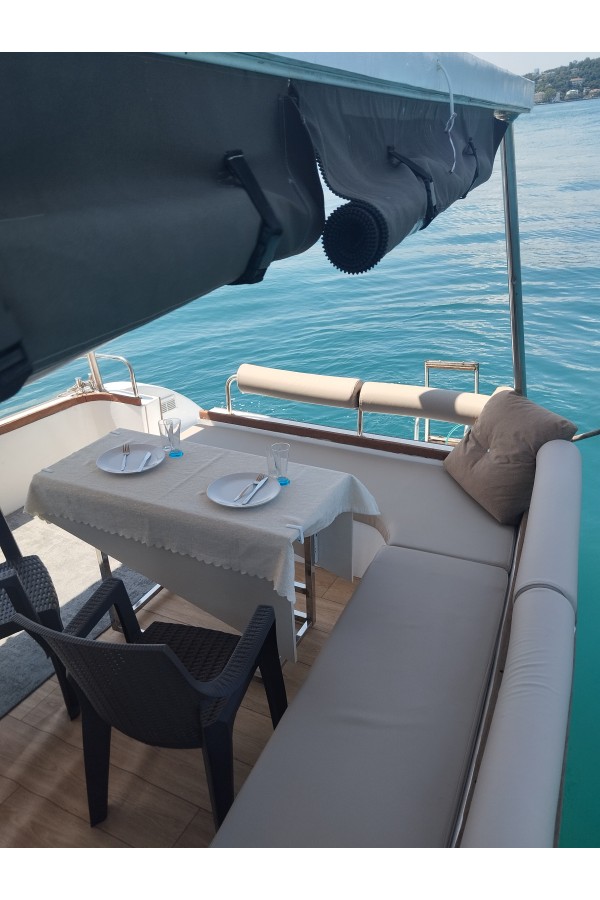 Tekne turu, yüzme turu Tekne turu, yüzme turu