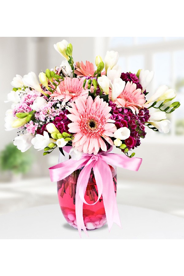 Vazoda Karışık Çiçekler Vazoda Karışık Çiçekler